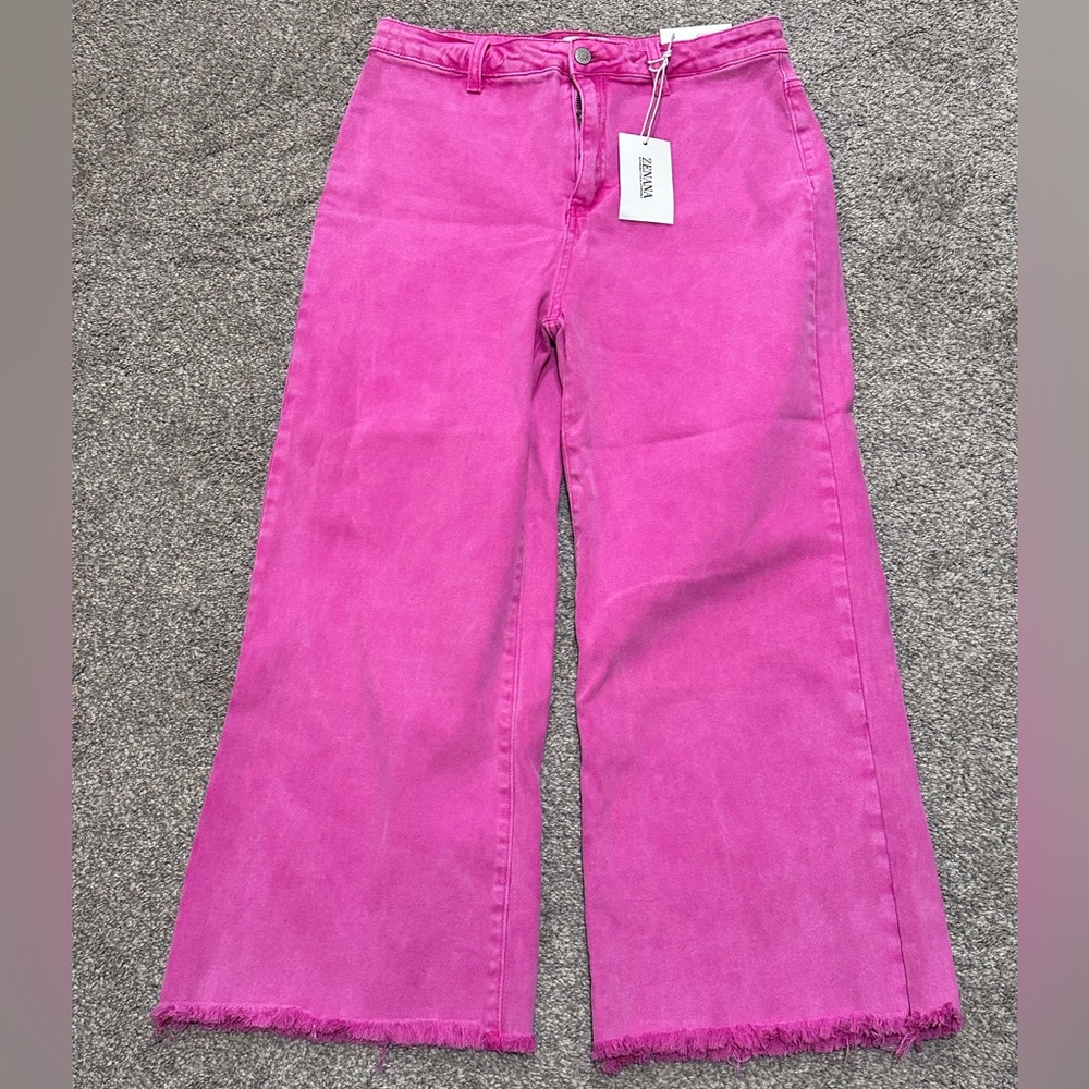 NWT Zenana Mae Wide Leg Cropped Jean w/Raw Hem